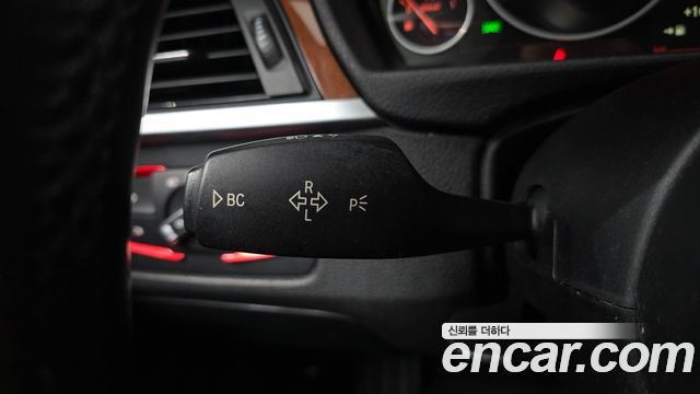BMW 3-Series 2012 — photo 28