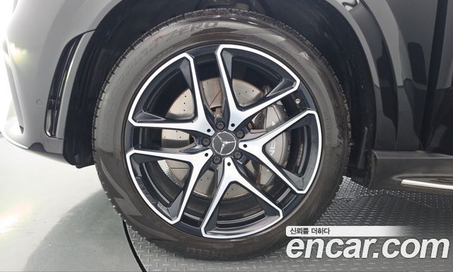 Mercedes-Benz GLE-Class 2022 — photo 5