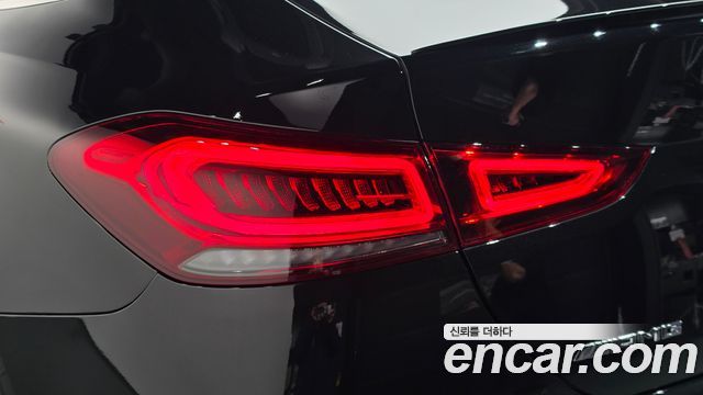 Mercedes-Benz GLE-Class 2022 — photo 9