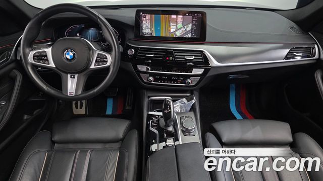 BMW 5-Series 2022 — photo 10