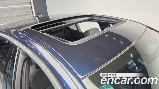 BMW 5-Series 2022 — photo 25