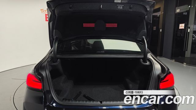 BMW 5-Series 2022 — photo 26