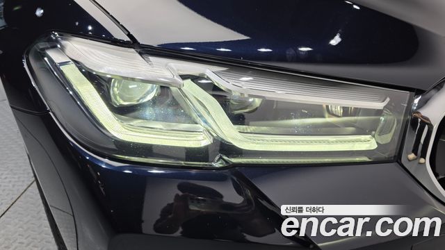 BMW 5-Series 2022 — photo 8
