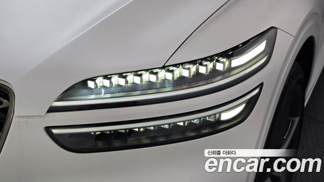 Genesis GV70 2025 — photo 8