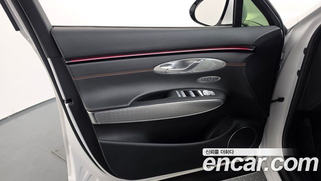 Genesis GV70 2025 — photo 14