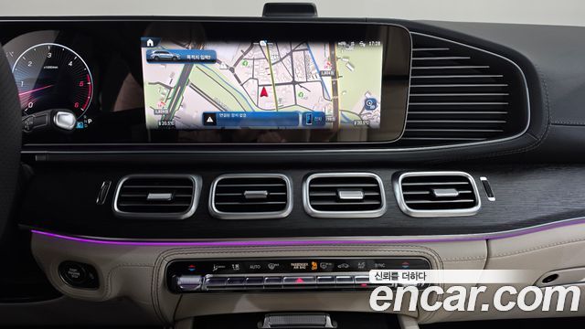 Mercedes-Benz GLS-Class 2025 — photo 18