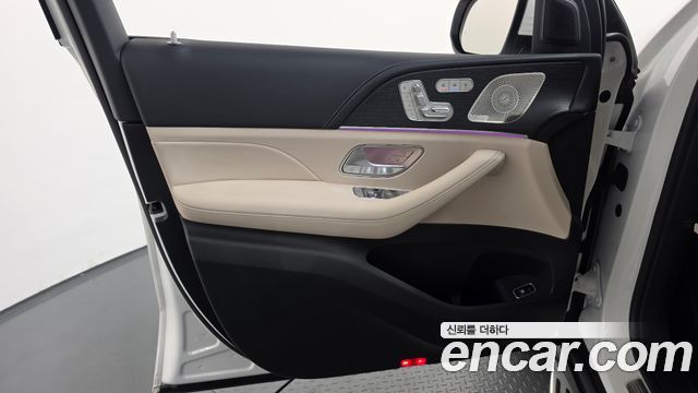 Mercedes-Benz GLS-Class 2025 — photo 14