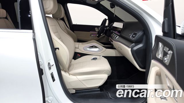 Mercedes-Benz GLS-Class 2025 — photo 16