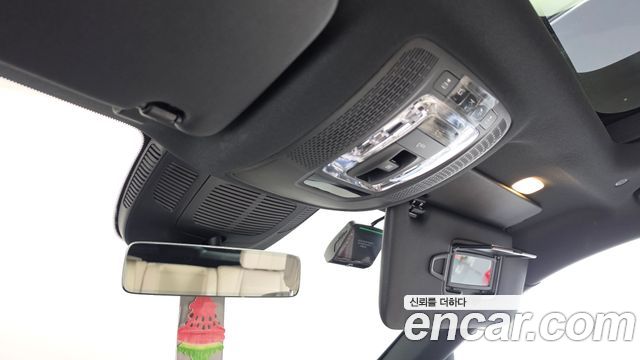 Mercedes-Benz GLS-Class 2025 — photo 28