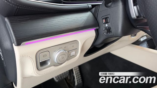 Mercedes-Benz GLS-Class 2025 — photo 30
