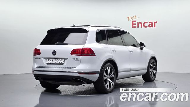 Volkswagen Touareg 2016 — photo 2