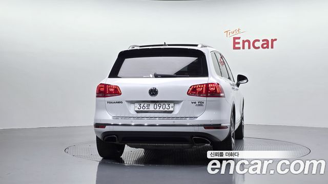 Volkswagen Touareg 2016 — photo 4