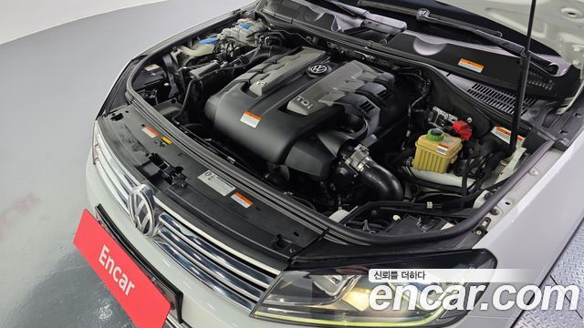 Volkswagen Touareg 2016 — photo 6