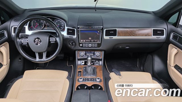 Volkswagen Touareg 2016 — photo 7