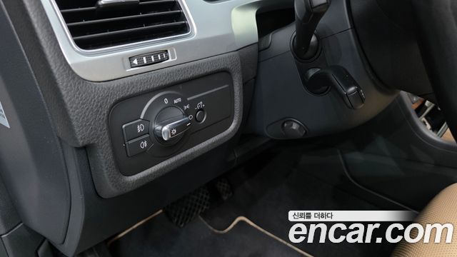 Volkswagen Touareg 2016 — photo 16