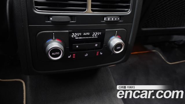 Volkswagen Touareg 2016 — photo 18