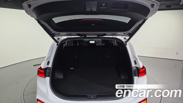 Hyundai Santafe 2019 — photo 26
