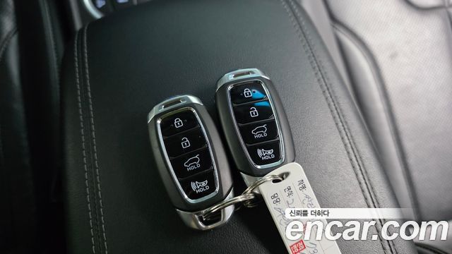 Hyundai Santafe 2019 — photo 28