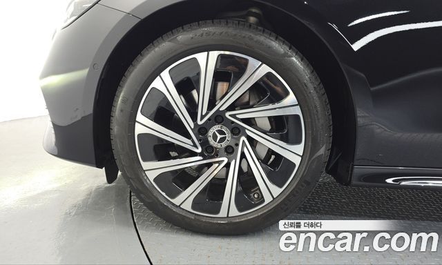 Mercedes-Benz E-Class 2024 — photo 5