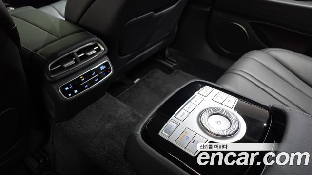 Genesis G80 2022 — photo 24