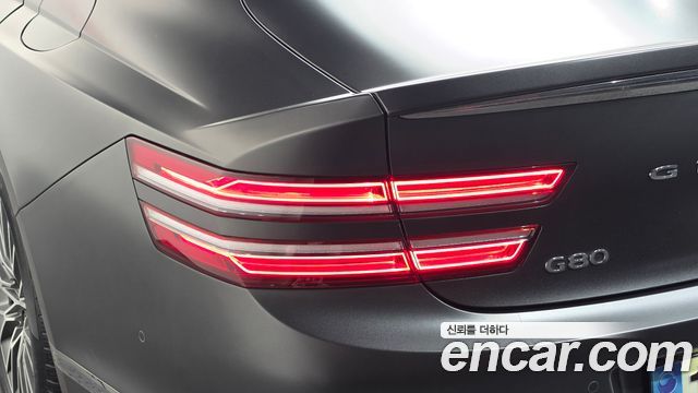 Genesis G80 2022 — photo 9
