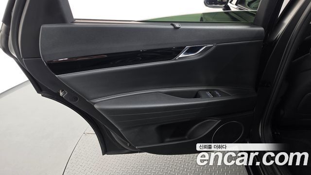 Genesis G80 2022 — photo 15