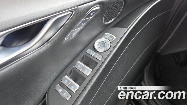 Genesis G80 2022 — photo 29