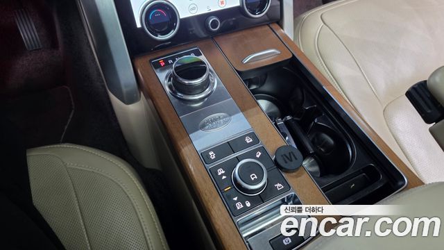 Land Rover Range Rover 2018 — photo 12
