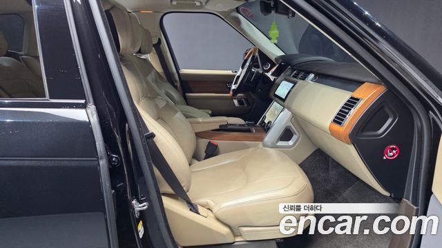 Land Rover Range Rover 2018 — photo 17