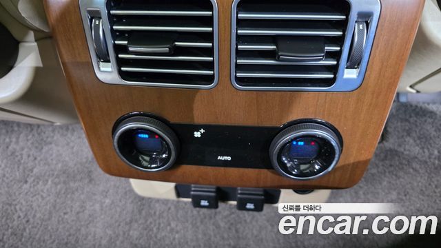 Land Rover Range Rover 2018 — photo 25