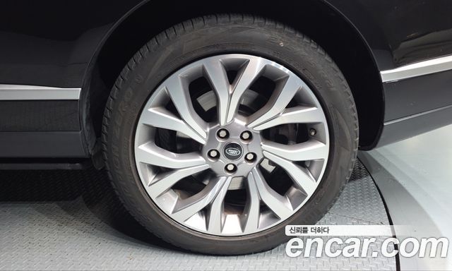 Land Rover Range Rover 2018 — photo 7