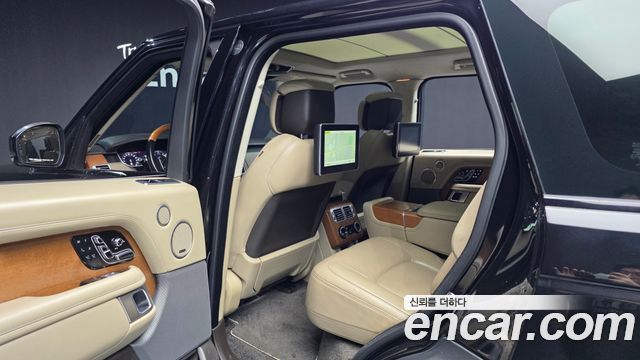 Land Rover Range Rover 2018 — photo 16