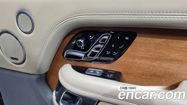 Land Rover Range Rover 2018 — photo 27