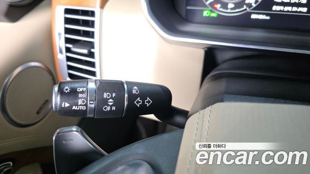 Land Rover Range Rover 2018 — photo 36