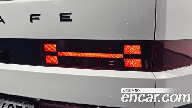 Hyundai Santafe 2025 — photo 9