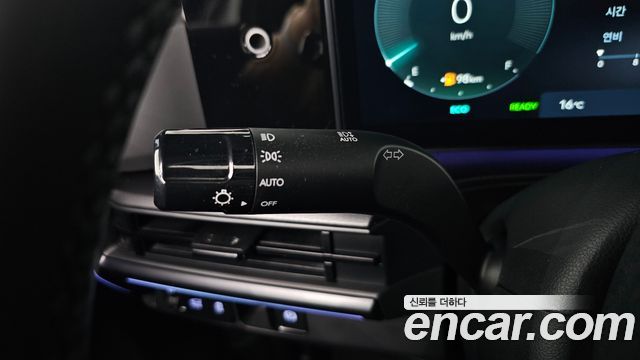 Hyundai Santafe 2025 — photo 30