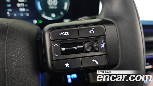 Hyundai Santafe 2025 — photo 31