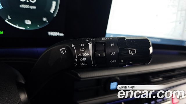 Hyundai Santafe 2025 — photo 32