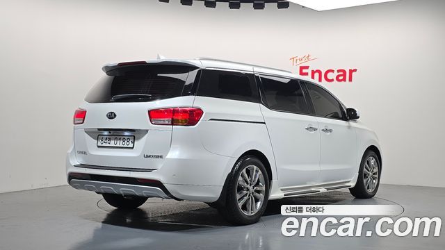 Kia Canival 2017 — photo 2