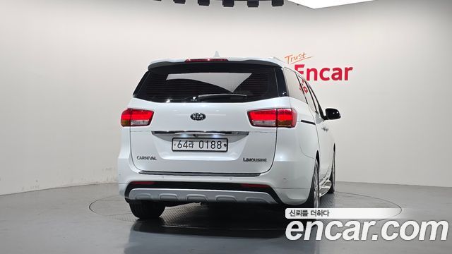 Kia Canival 2017 — photo 4