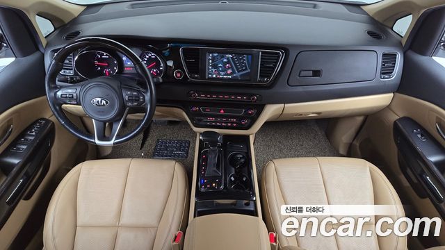 Kia Canival 2017 — photo 10