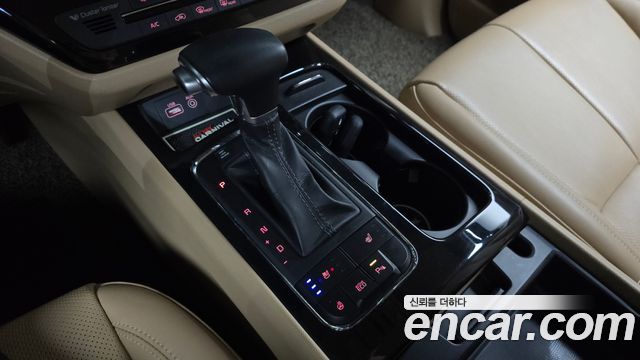 Kia Canival 2017 — photo 12