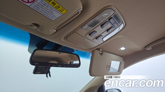 Kia Canival 2017 — photo 25