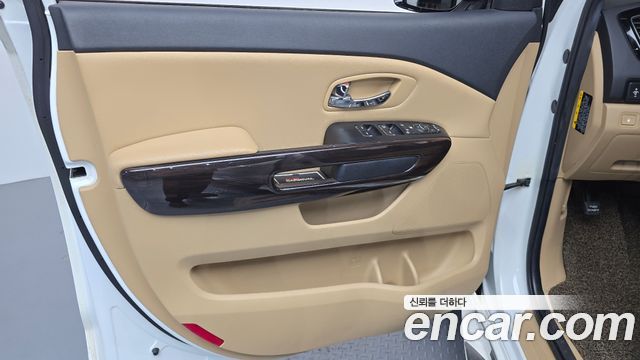 Kia Canival 2017 — photo 14