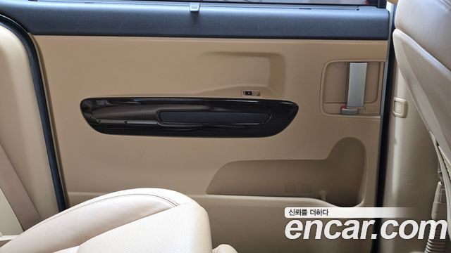 Kia Canival 2017 — photo 15