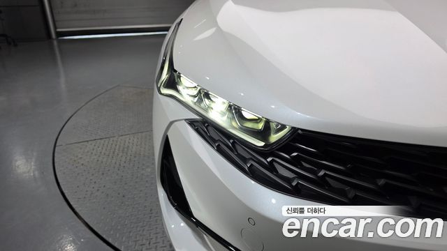Kia K5 2023 — photo 8