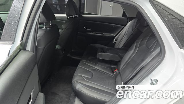 Hyundai AVANTE 2021 — photo 12