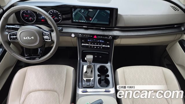 Kia Canival 2023 — photo 10