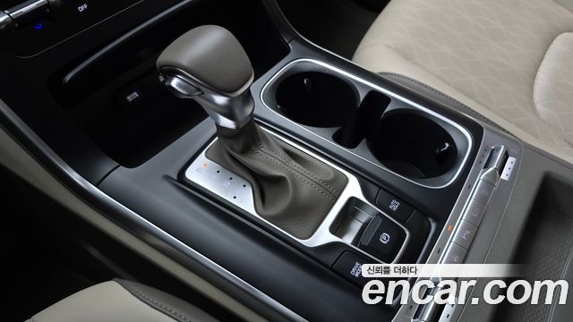 Kia Canival 2023 — photo 12