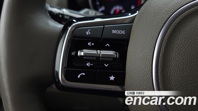 Kia Canival 2023 — photo 24